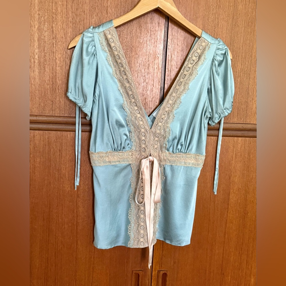 Miguelina “Stephanie” style silk and lace cap sleeve top - Picture 6 of 13